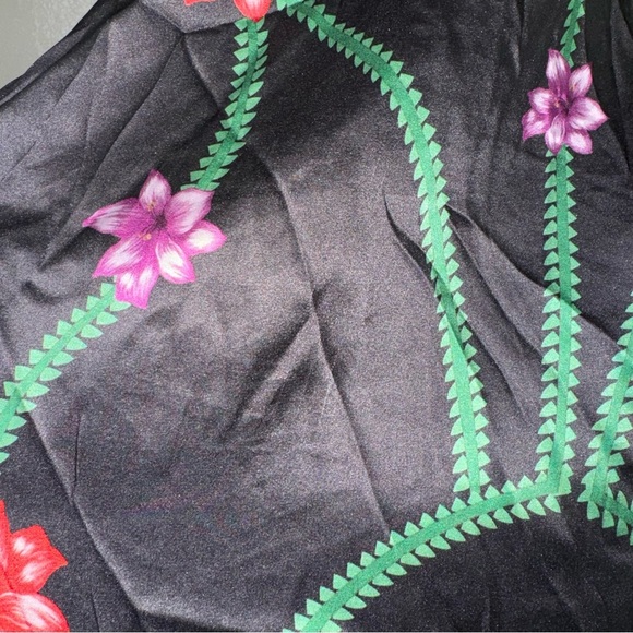 Tucker The Stella Top | Art Nouveau Floral silk blouse size XL - Picture 11 of 13